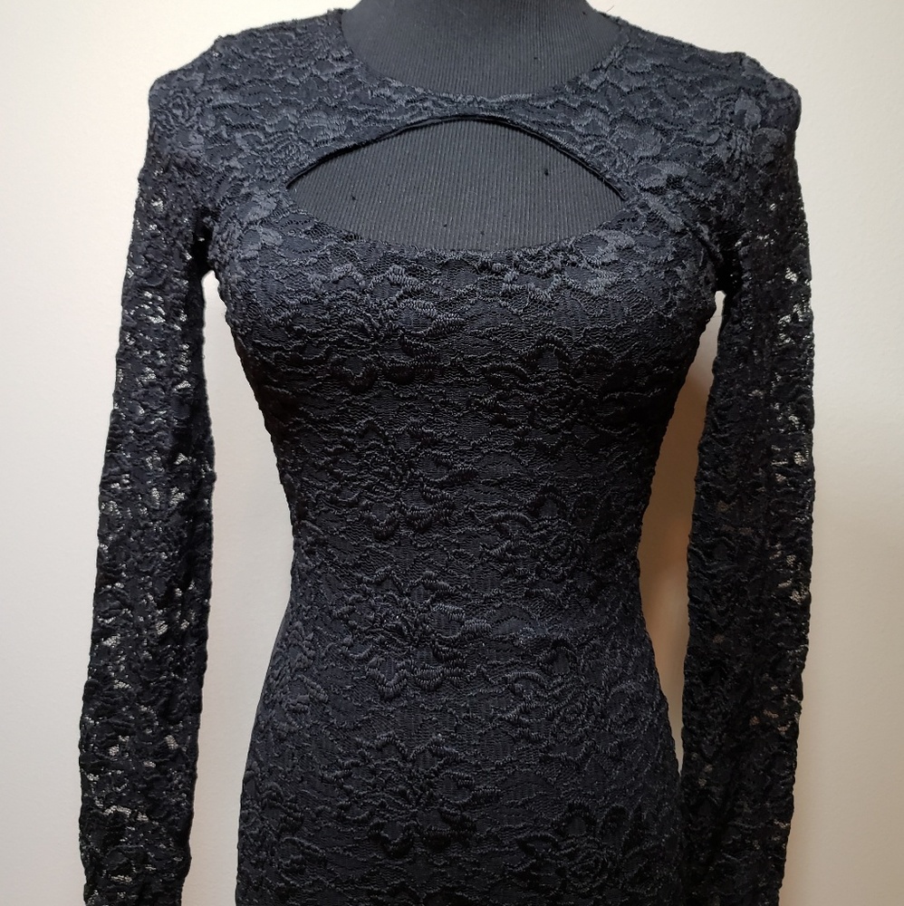 BEBE Blk Lace long sleeve Top - Picture 2 of 5